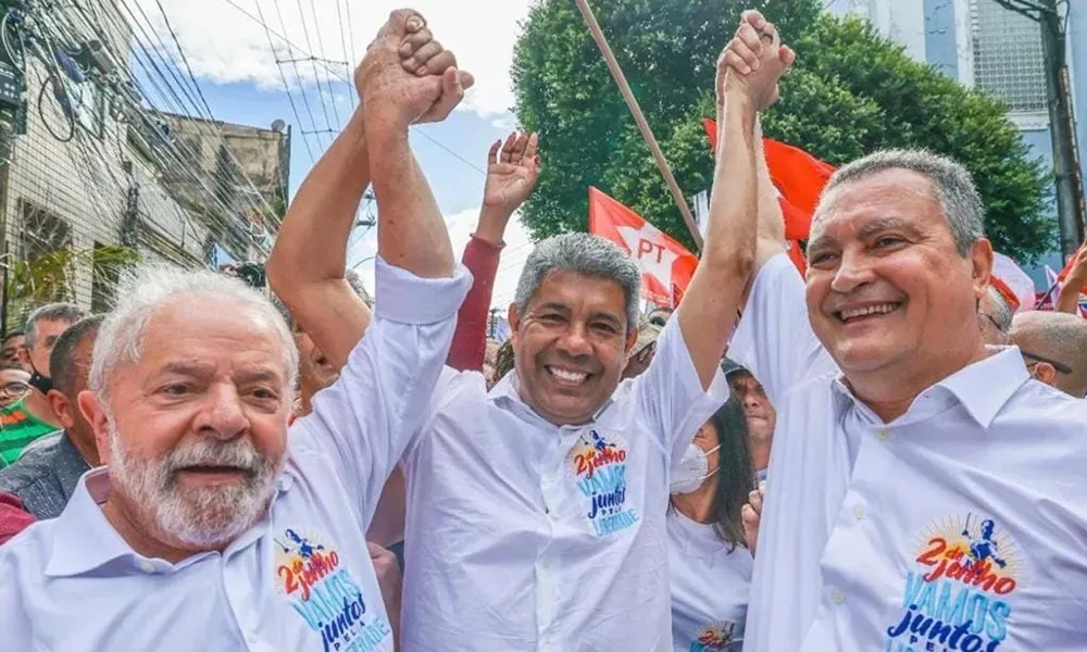 Lula ao lado de Jerônimo e Rui no 2 de Julho de 2022