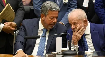 Presidente Luiz Inácio Lula da Silva (PT) e o presidente da Câmara dos Deputados, Arthur Lira (PP-AL)