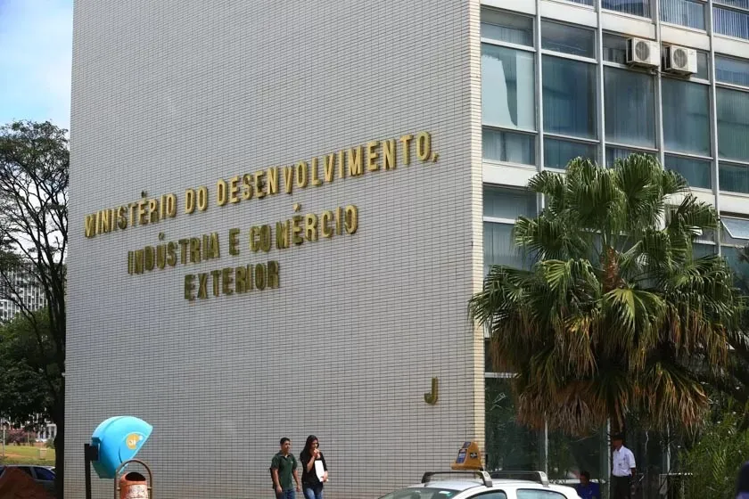 O vice-presidente Geraldo Alckmin (PSB), que também comanda o MDIC, não estava no prédio no momento