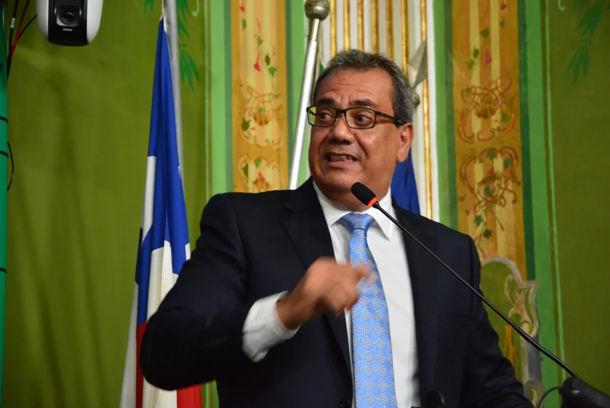 "Espero que seja votado antes, no dia 27", disse Carlos Muniz sobre a Lei de Diretrizes Orçamentárias