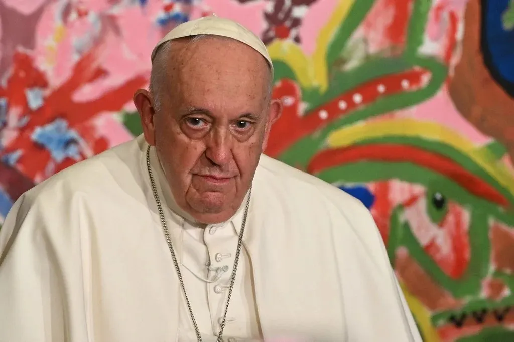 Pontífice foi hospitalizado para realização de exames na terça-feira