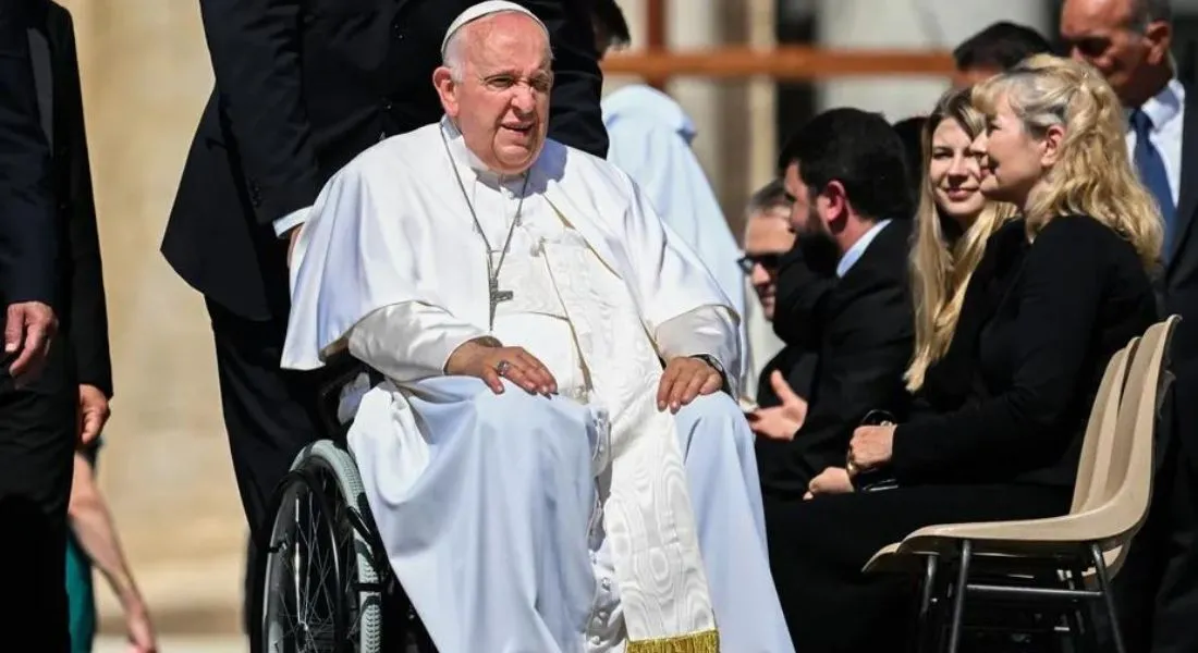 Após duas breves paradas, uma delas na basílica de Santa Maria Maggiore, o papa retornou ao Vaticano