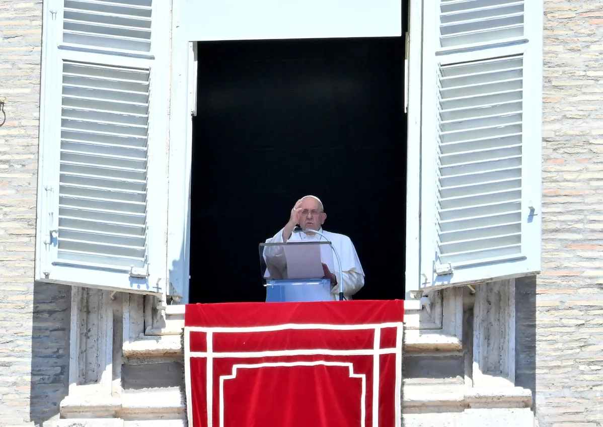 Papa Francisco ofereceu suas orações pelas 41 pessoas reportadas como desaparecidas na quarta-feira