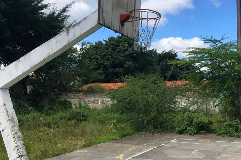 Equipamentos esportivos sem manutenção e conservação em Feira de Santana