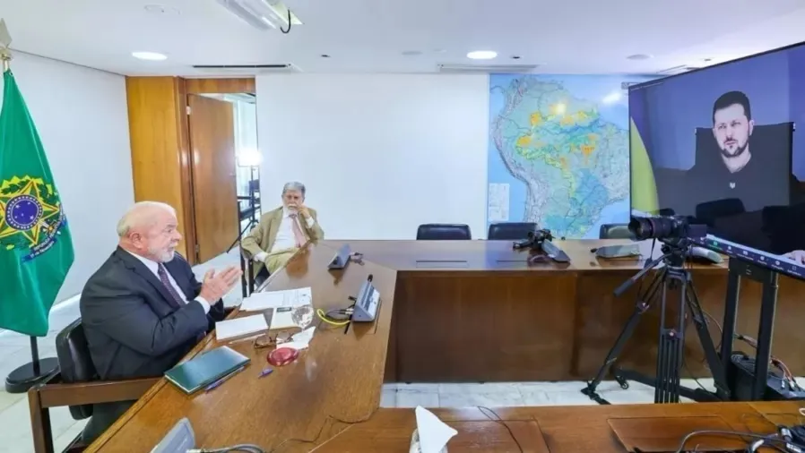 Lula e Zelensky tiveram um primeiro contato por vídeo conferência em março