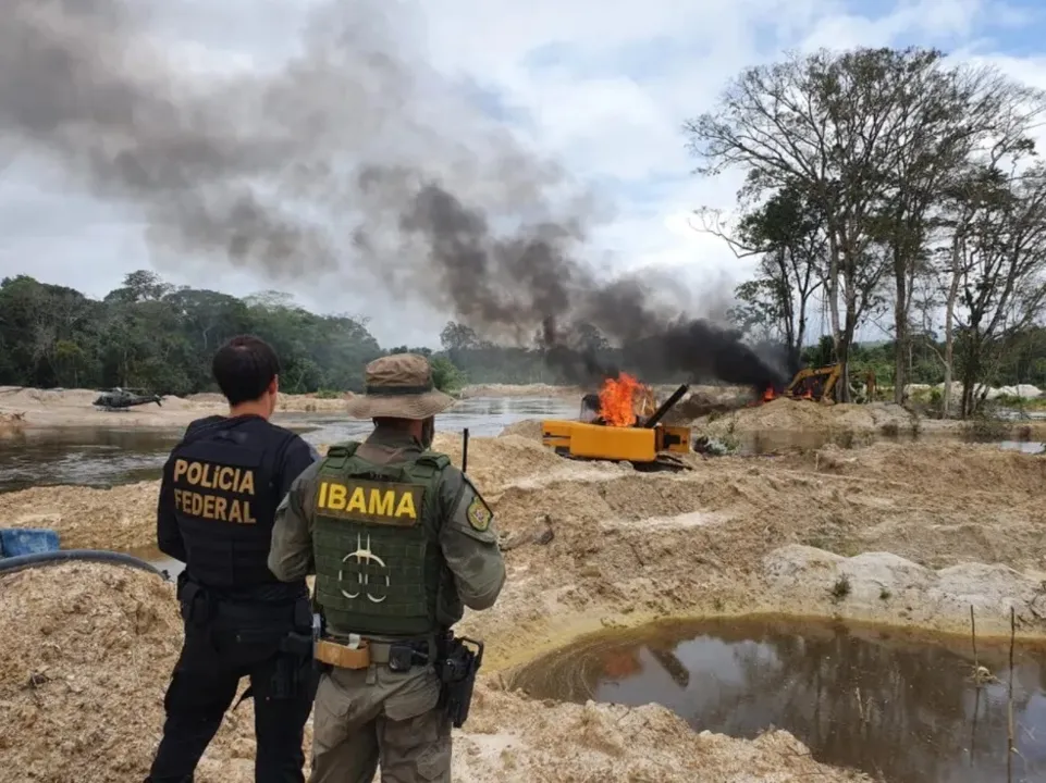 Operação conjunta entre PF e Ibama destruiu vários maquinários desde fevereiro na TI Yanomami