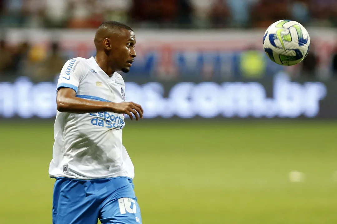 Ademir em ação com a camisa do Bahia