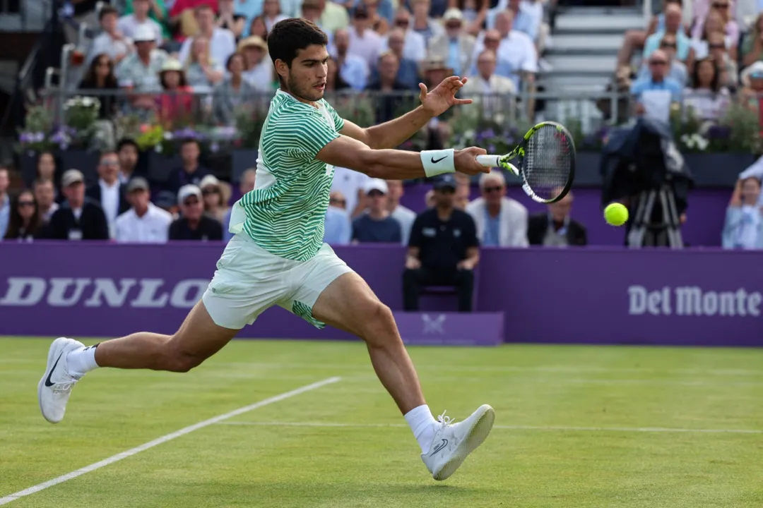 Carlos Alcaraz garante primeira vitória no ATP 500 de Queen's