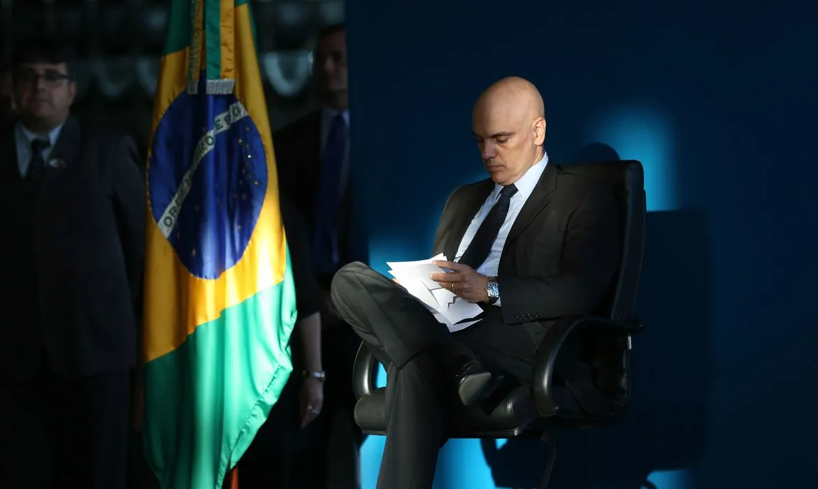 Imagem ilustrativa da imagem Alexandre de Moraes é hostilizado e seu filho é agredido na Itália