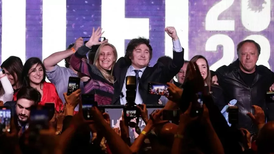 Vencedor das primárias, Javier Milei concorrerá com Sergio Massa, Patricia Bullrich, Juan Schiaretti e Myriam Bregman