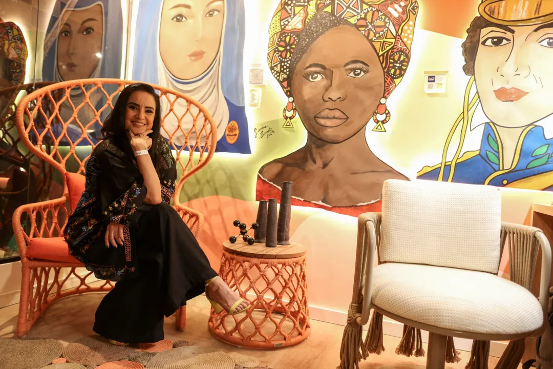 Sandra Barros, que atuou no projeto de capacitação da Suvinil, assina painel na Casa Cor Bahia 2023