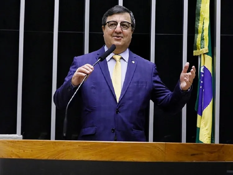 Deputado Danilo Fortes (UB-CE), disse que aprovar LDO antes do marco fiscal seria se pautar em um “orçamento fake, que cria muito mais problema no futuro”