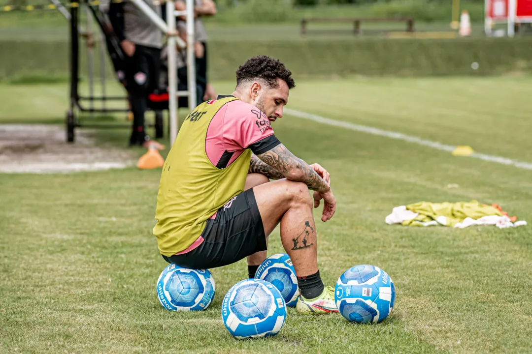 Vitória encara o time paranaense na próxima segunda-feira