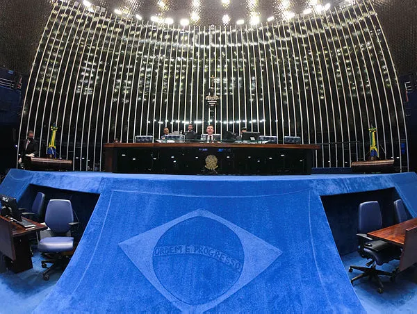 A matéria precisa ser aprovada pelo Senado até 23h59 desta quinta-feira para não perder o efeito