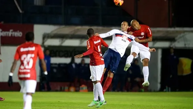 Bahia derrotou o Inter no Rio Grande do Sul no Brasileirão de 2013