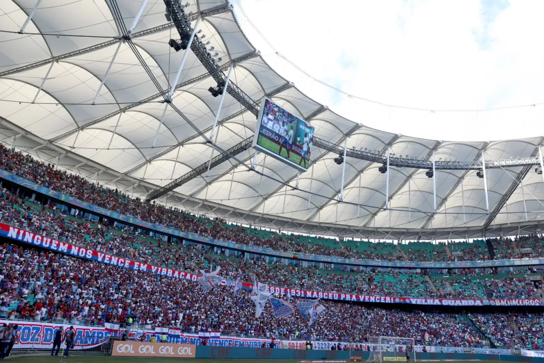 Torcida do Bahia marca presença na Arena Fonte Nova