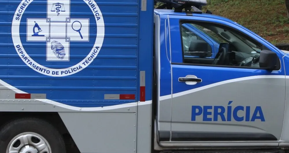 O corpo foi levado para o Departamento de Polícia Técnica (DPT)