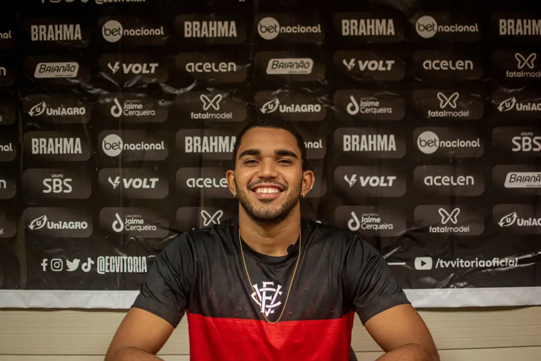 Lucas Arcanjo celebra marca expressiva na meta rubro-negra