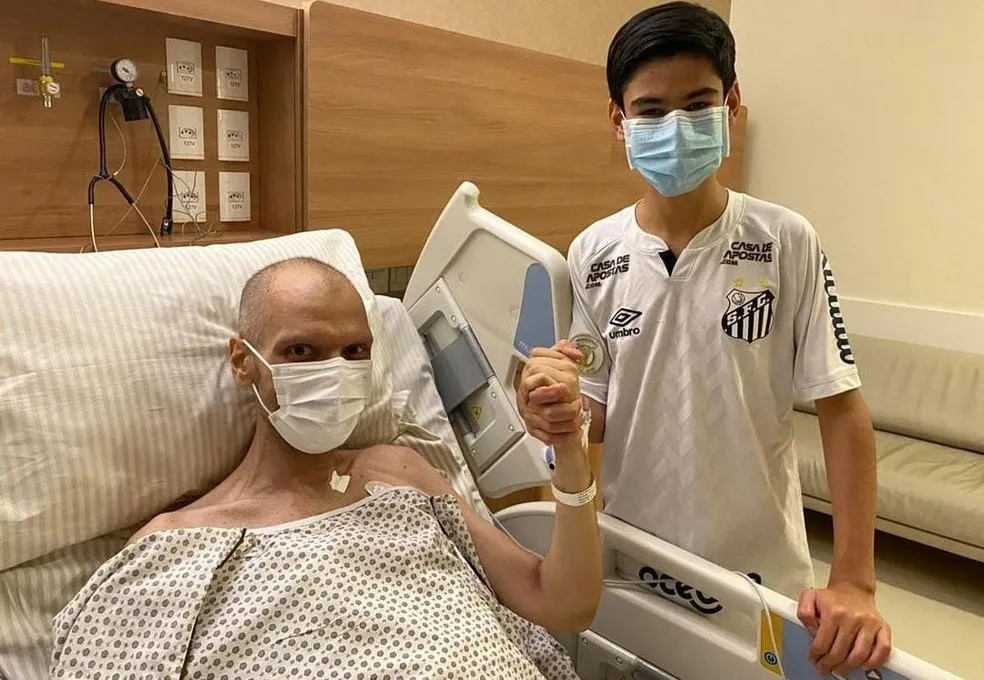 Tomás Covas perdeu o pai, Bruno Covas, aos 15 anos de idade