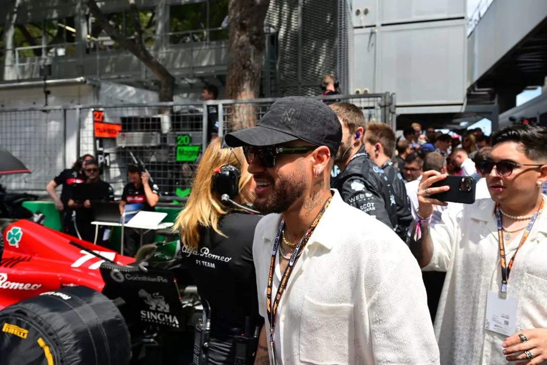 Brasileiro deixa de ir para comemoração do título para ir assistir F1