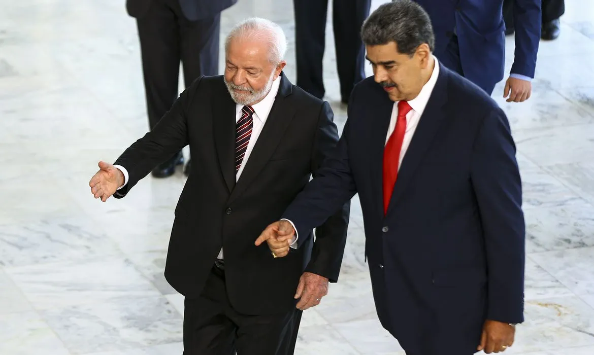 Lula e Maduro se encontraram nesta segunda-feira no Palácio do Planalto