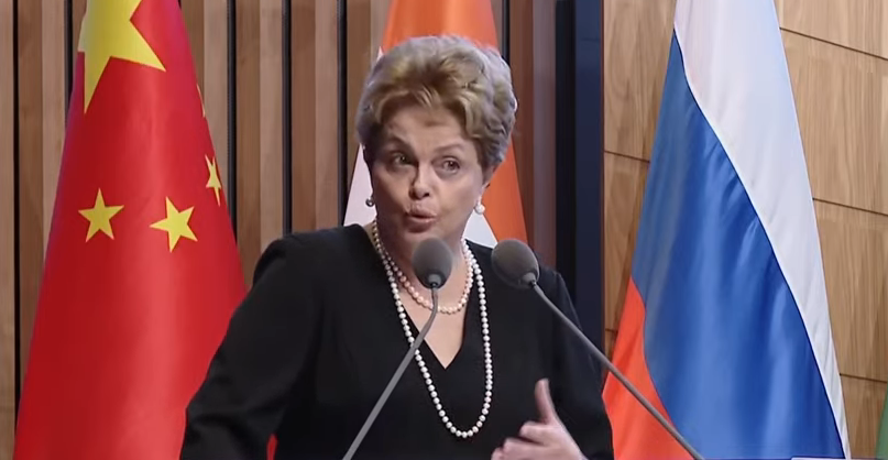 Não foi descartada também por Dilma uma moeda única para bloco, que é formado por Brasil, Rússia, Índia, China e África do Sul