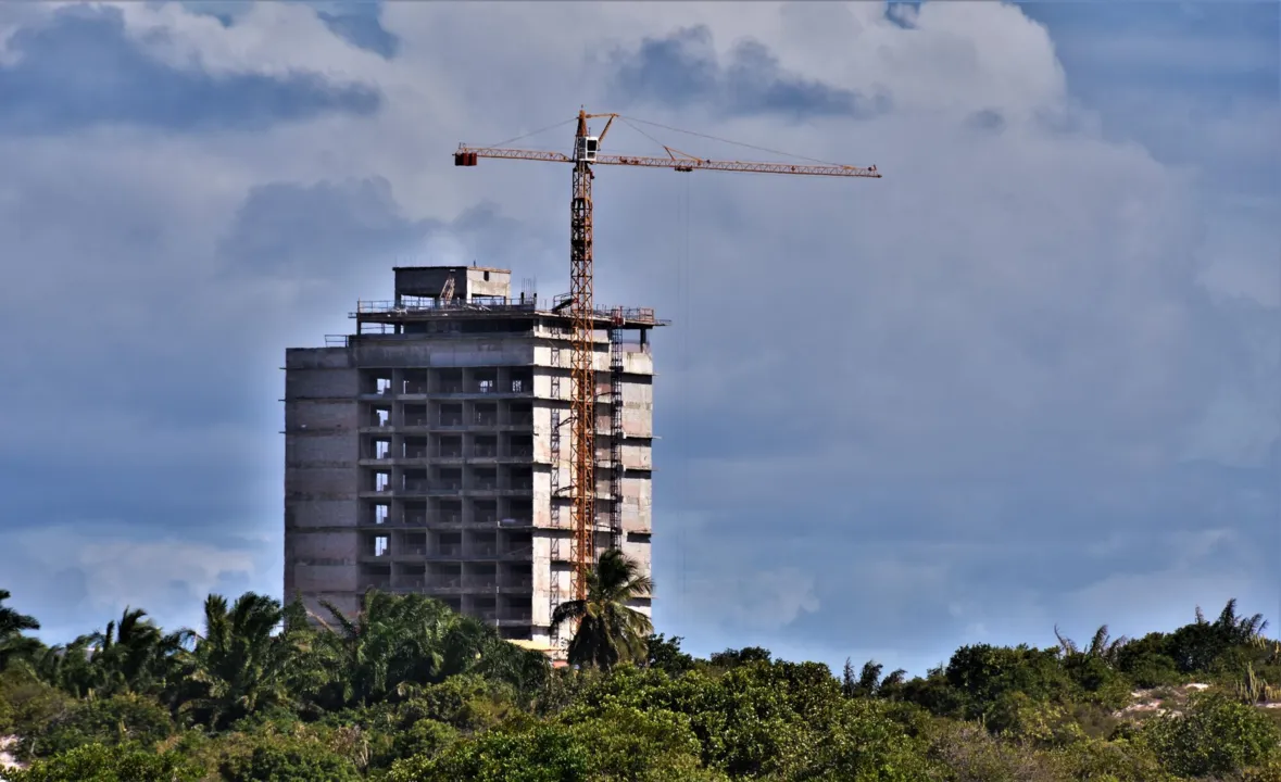 Matéria traz análises sobre retomada do mercado imobiliário e demandas dos compradores