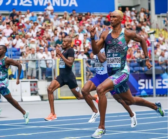 Campeão mundial fatura 2ª medalha desde o retorno às pistas após lesão