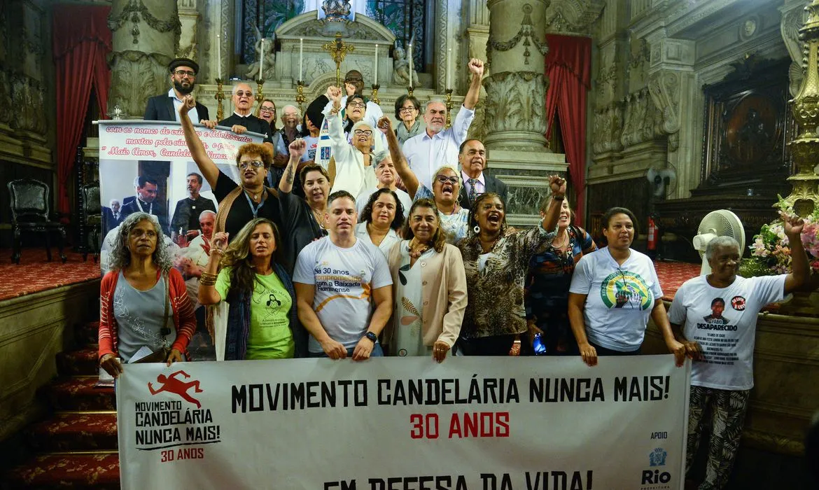 Dia de homenagens foi organizado pelo Movimento Candelária Nunca