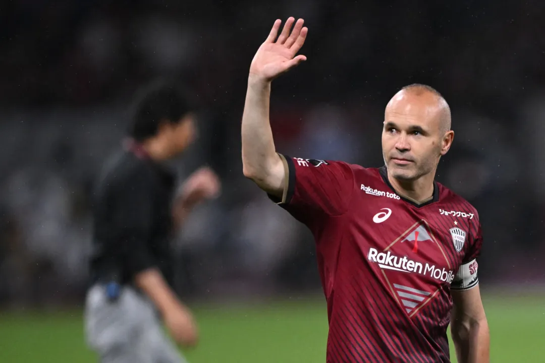 Iniesta faz último jogo com a camisa do Vissel Kobe