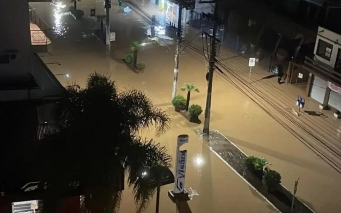 Rio Grande do Sul e Santa Catarina sofrem com passagem  de um ciclone extratropical