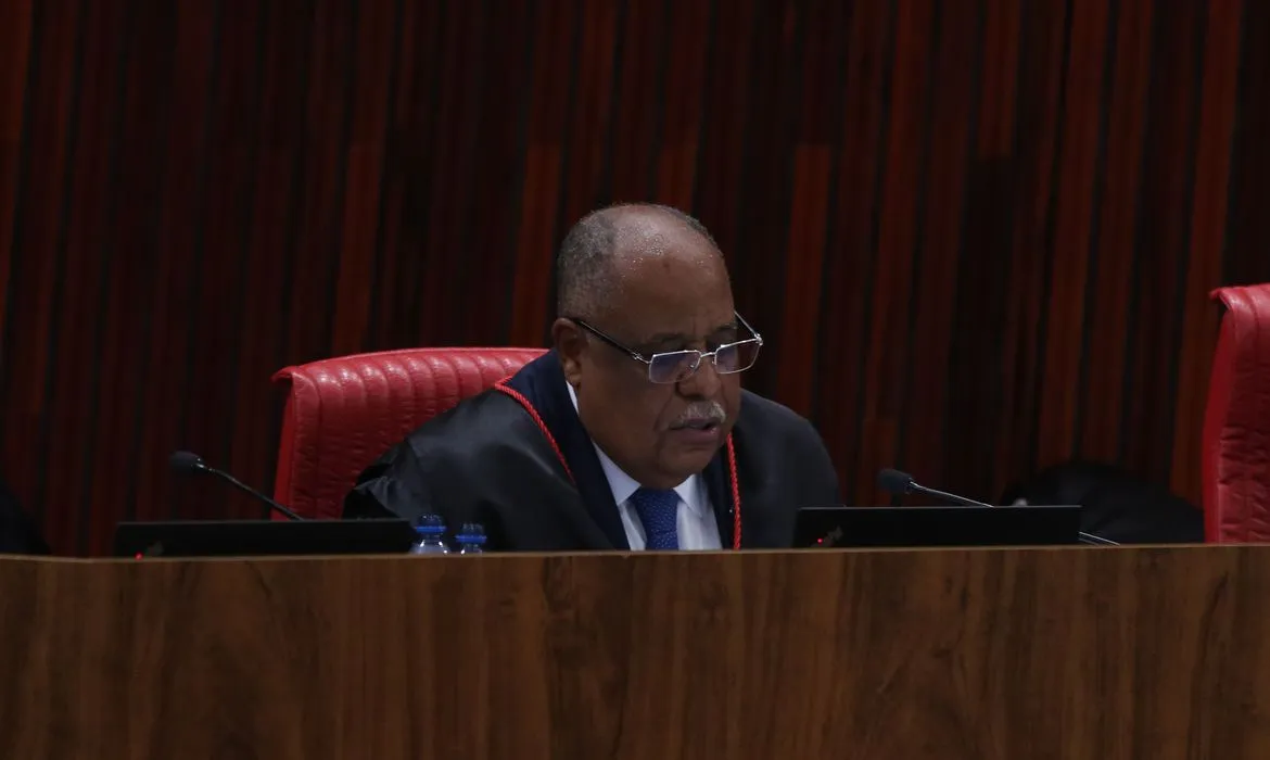 Gonçalves emitiu parecer favorável à manutenção da inclusão da minuta do golpe na ação que investiga a conduta do Bolsonaro
