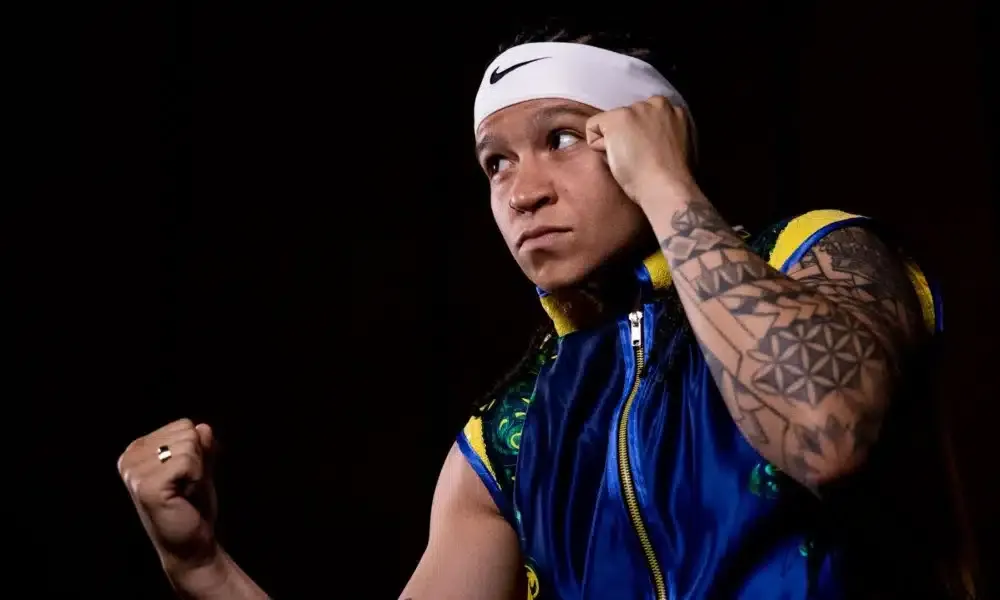 Baiana é a única boxeadora brasileira que possui uma carreira híbrida, competindo tanto no âmbito olímpico quanto no profissional