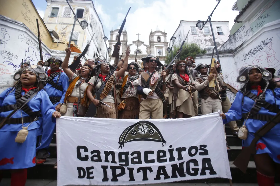 Cangaceiros do Ipitanga fazem a festa da população