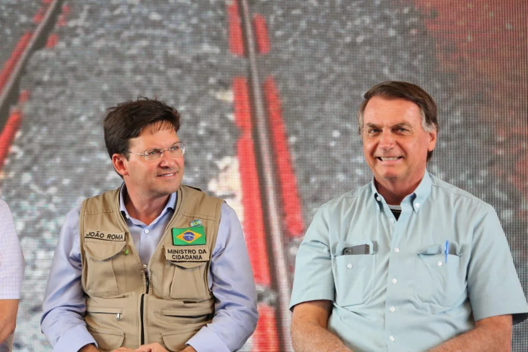 O presidente do PL na Bahia, João Roma, quando era ministro da Cidadania, ao lado de Bolsonaro