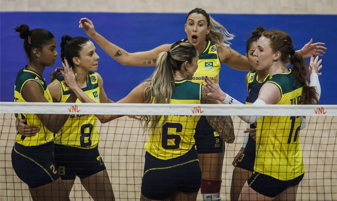Brasil volta a entrar em quadra pela competição nesta quinta-feira,15, quando enfrenta a Sérvia