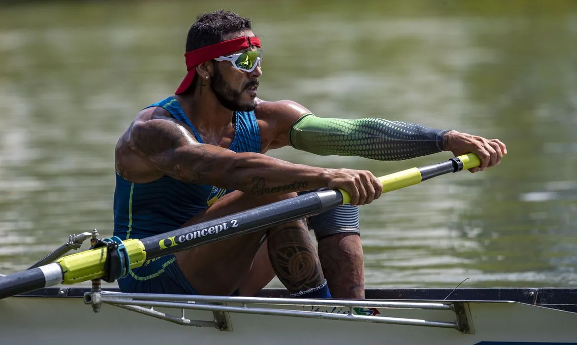 Esta é a segunda vez que representantes conquistam uma medalha de prata em uma competição da Federação Internacional de Remo