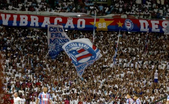 Fiel torcida Tricolor apoia o time na Arena Fonte Nova