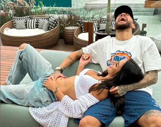 Em seu Instagram, a noiva de Neymar postou um print de uma mensagem enviada ao jornalista