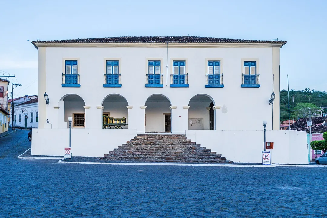 Câmara Municipal (antiga Casa de Câmara e Cadeia), na atual Praça da Aclamação: um dos palcos das lutas