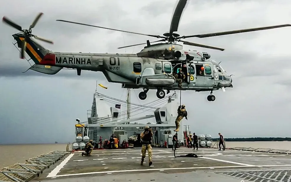 Acidente ocorreu por volta das 14h, durante a realização de treinamento militar