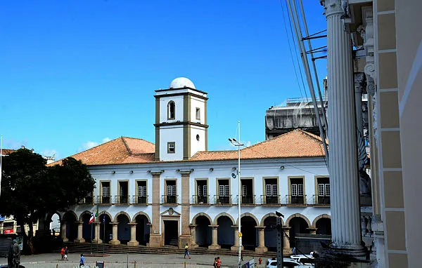 A sessão será conduzida pelo presidente do Legislativo, vereador Carlos Muniz (PSDB)