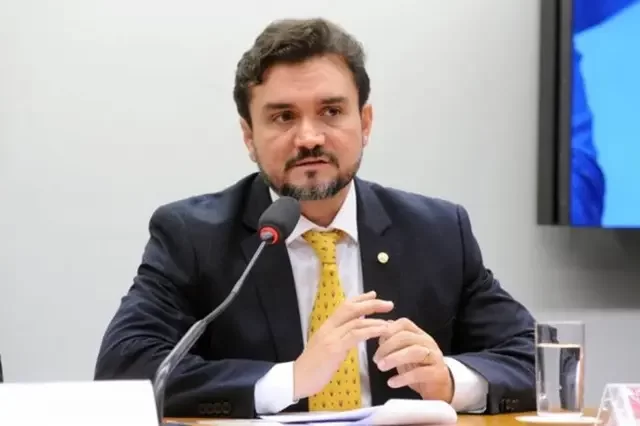 O deputado é próximo do presidente da Câmara, Arthur Lira (PP)