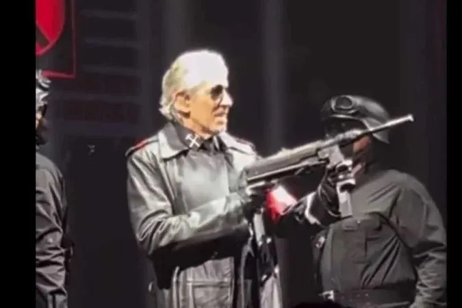 Roger Waters durante show da turnê This is Not a Drill