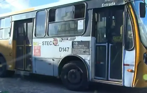 Micro-ônibus que realizava a linha Valéria x Itapuã foi abordado por um indivíduo armado na BR-324