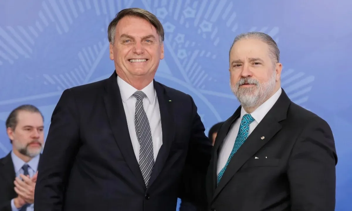 Ex-presidente Bolsonaro e Augusto Aras