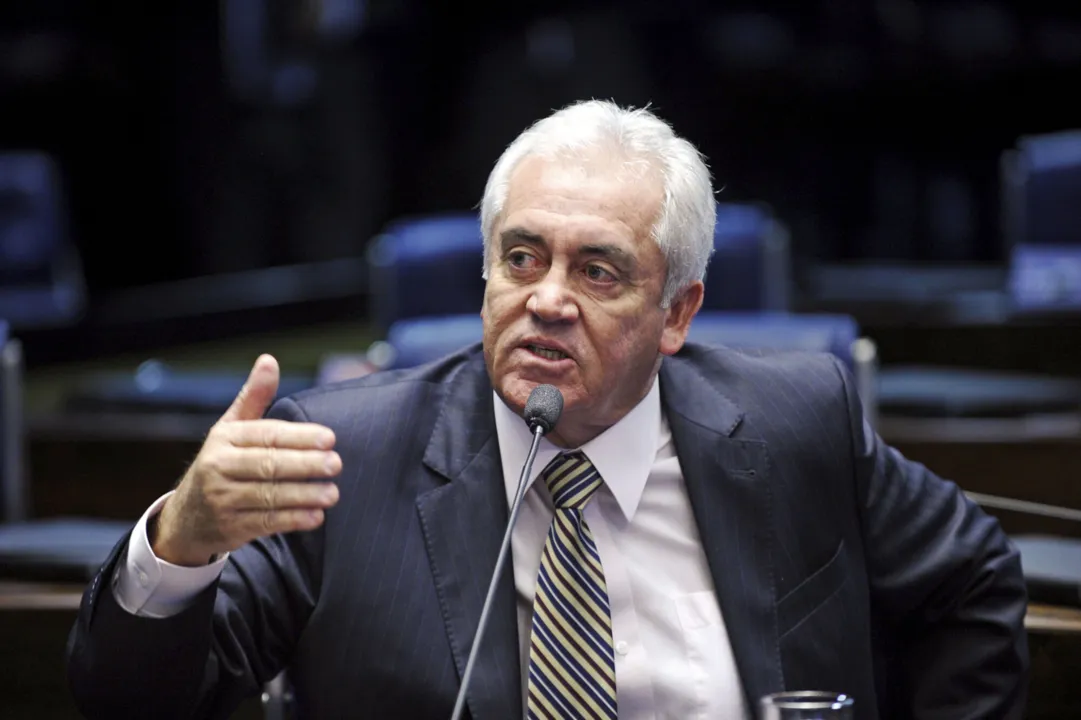 Plenário do Senado durante sessão deliberativa extraordinária.
Senador Otto Alencar (PSD-BA) em pronunciamento à bancada.
Foto: Marcos Oliveira/Agência Senado 
23/04/2015