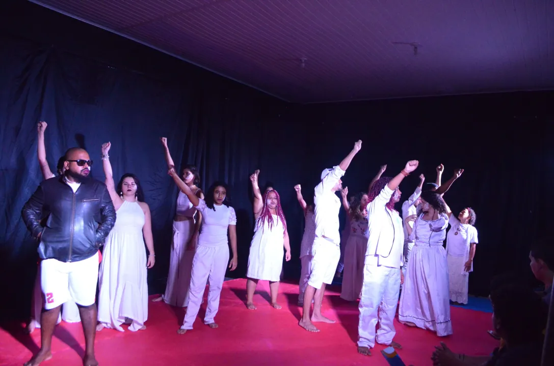 O propósito da Escola Municipal de Teatro (Esmute) é também a de buscar aproximar a  comunidade barreirense da escola, com atividades culturais e reflexivas