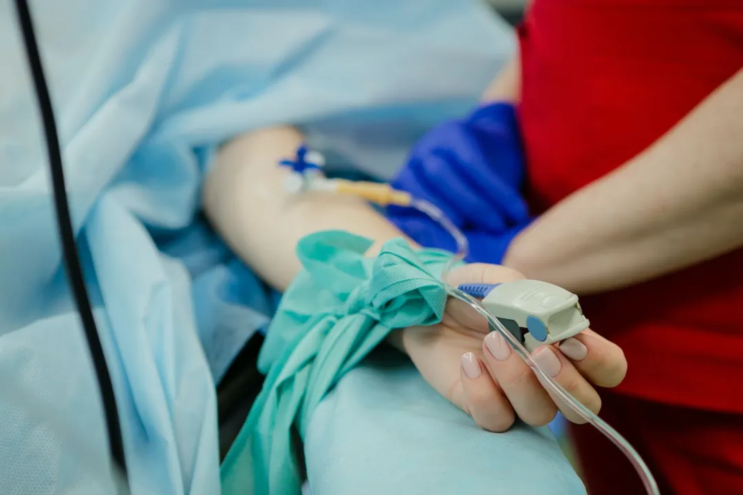 Foto ilustrativa de paciente em leito de hospital