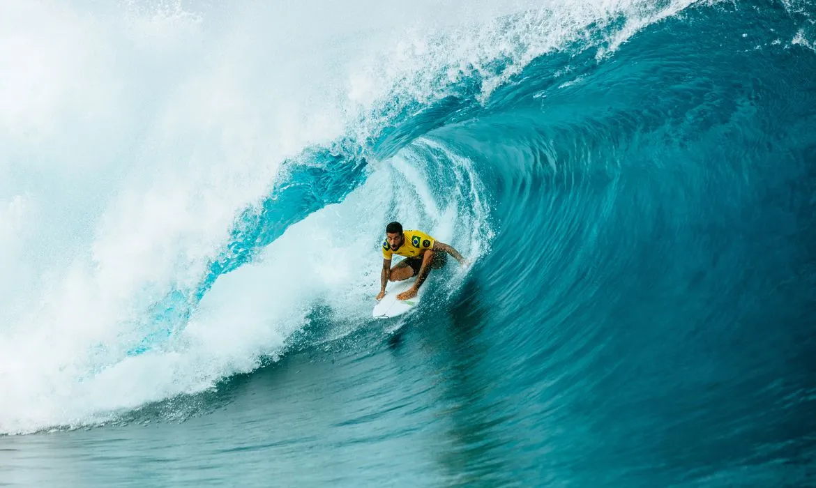 Yago Dora e Gabriel Medina também venceram suas respectivas baterias e avançaram de forma direta para as oitavas no Taiti